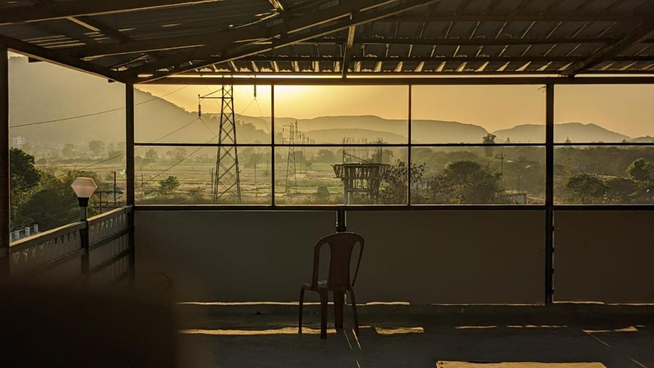 Blue Bell Homestay Lonavala Exteriör bild