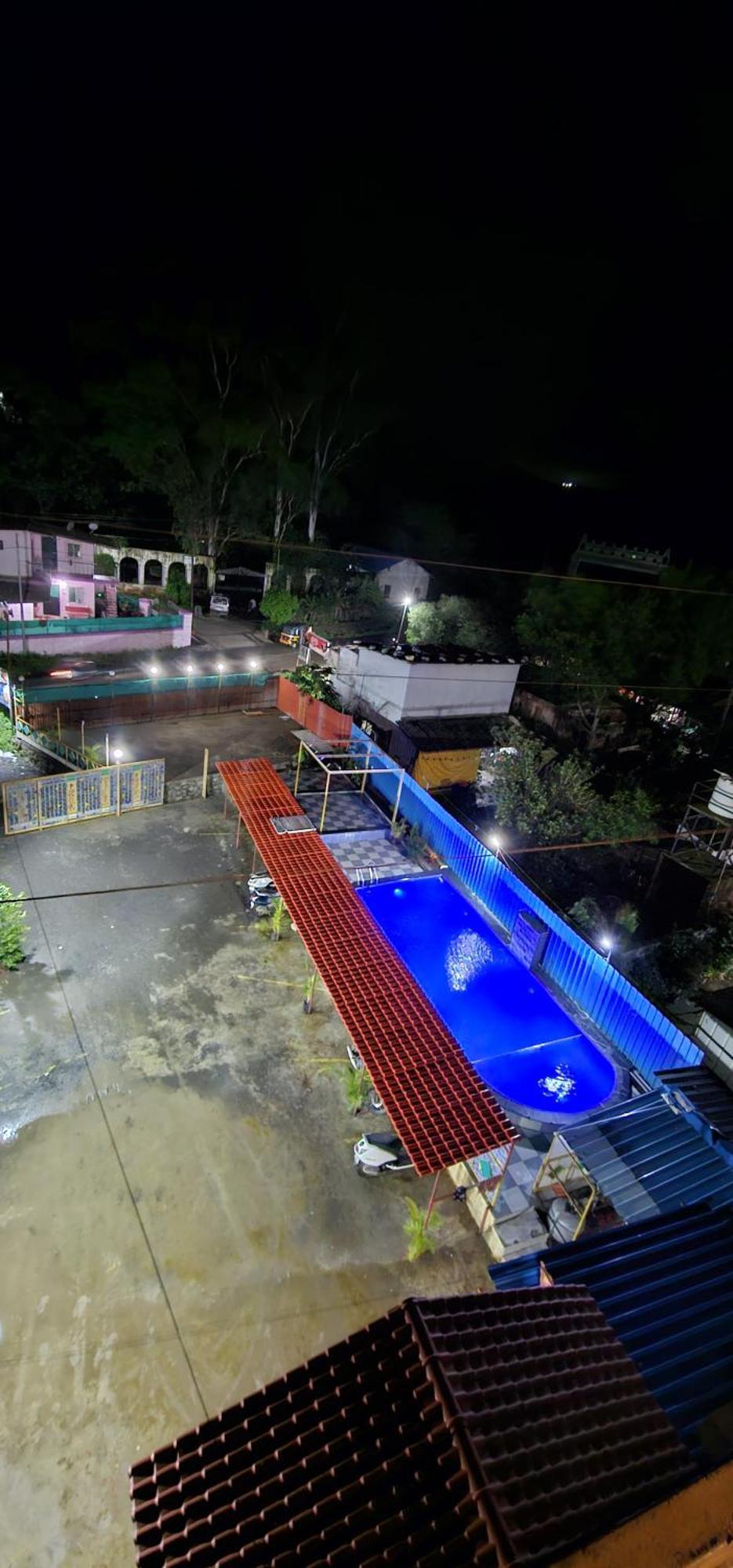 Blue Bell Homestay Lonavala Exteriör bild