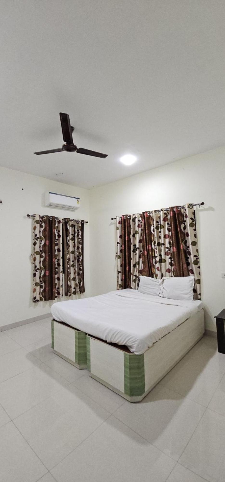 Blue Bell Homestay Lonavala Exteriör bild