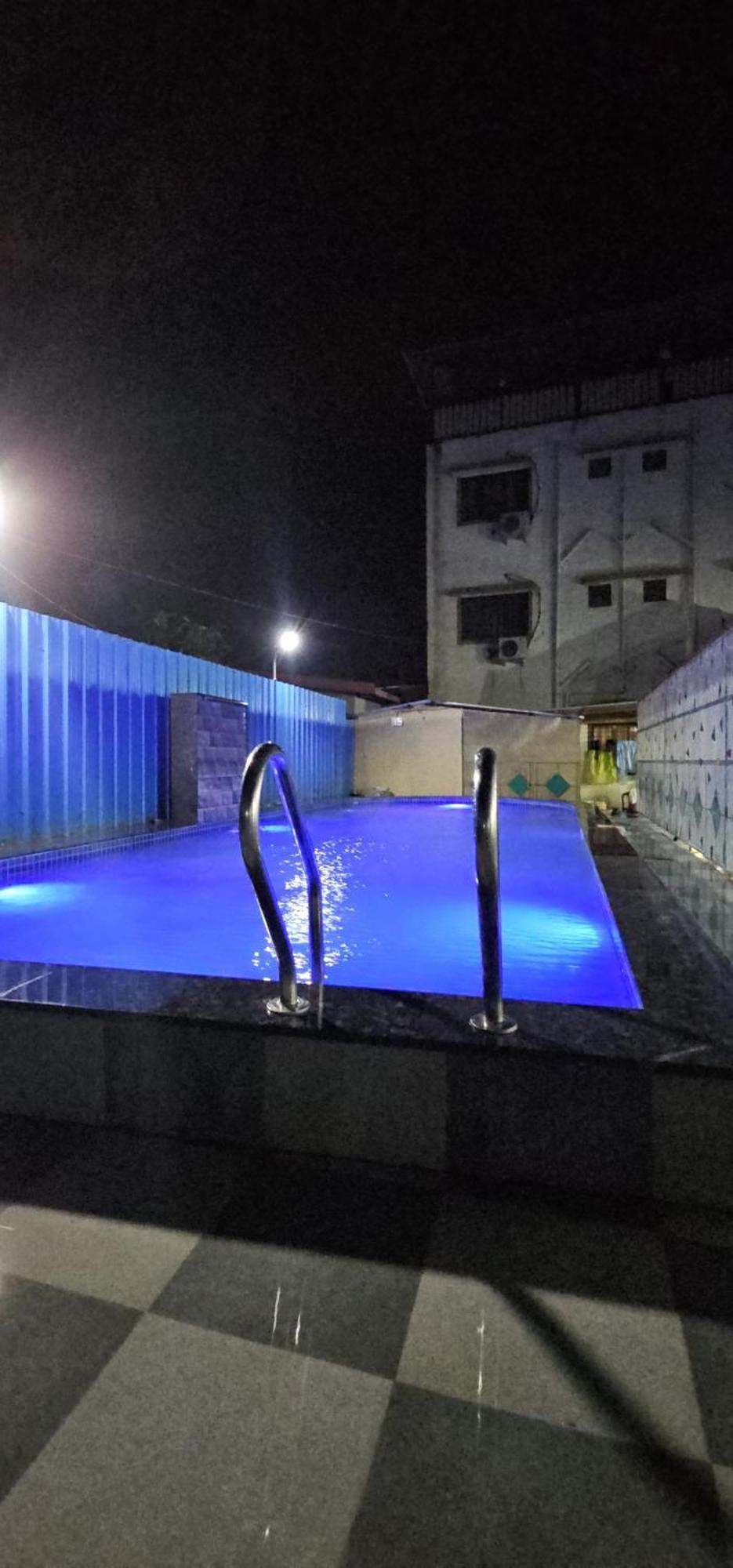 Blue Bell Homestay Lonavala Exteriör bild