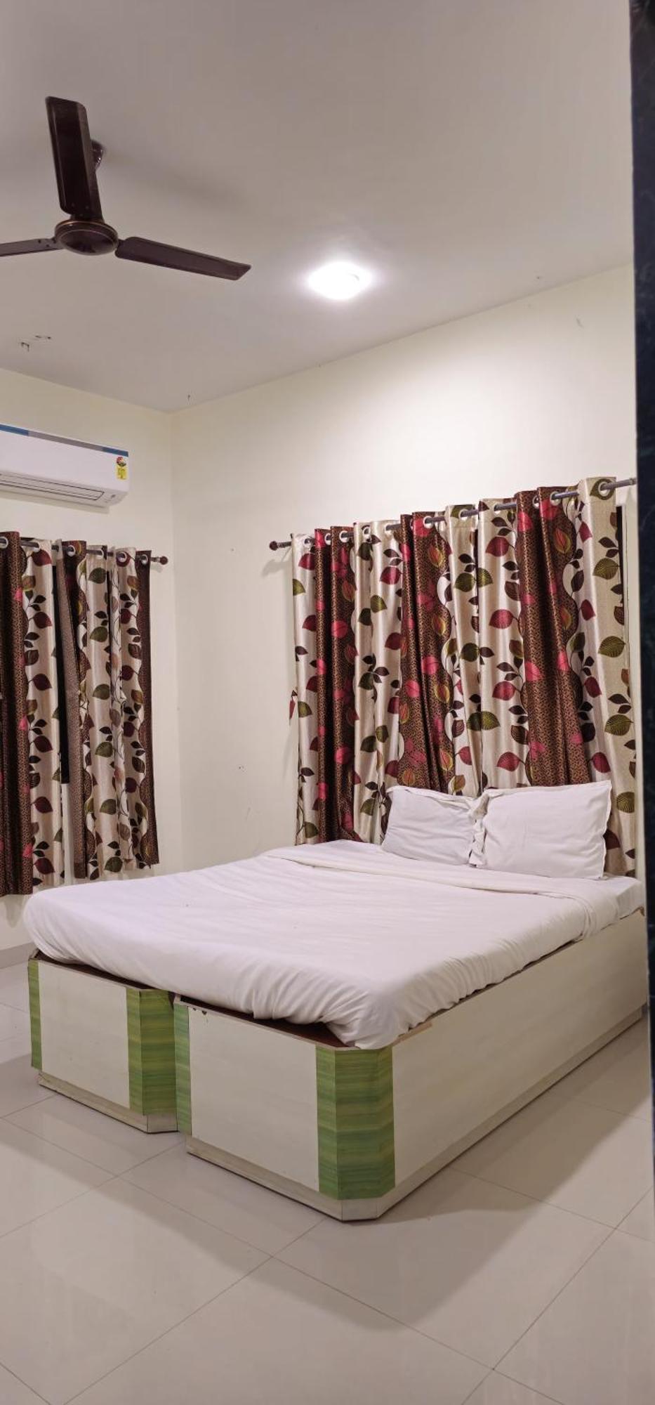 Blue Bell Homestay Lonavala Exteriör bild