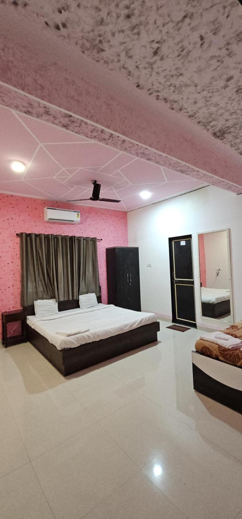 Blue Bell Homestay Lonavala Exteriör bild